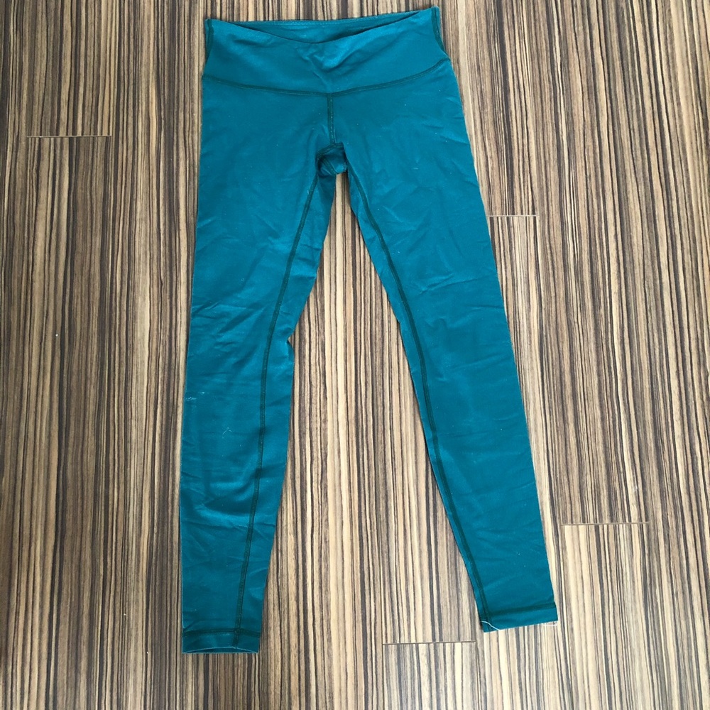 Green Lululemon leggings